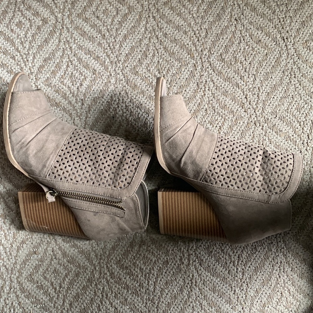 Altard Stat peep toe wedge booties. Size 9